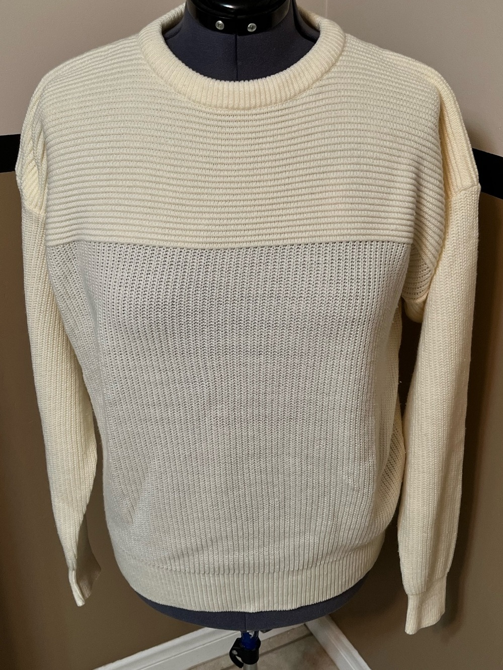 VTG Butter Yellow Sweater Mens 100% Acrylic Knit Med Fisherman Core Classic